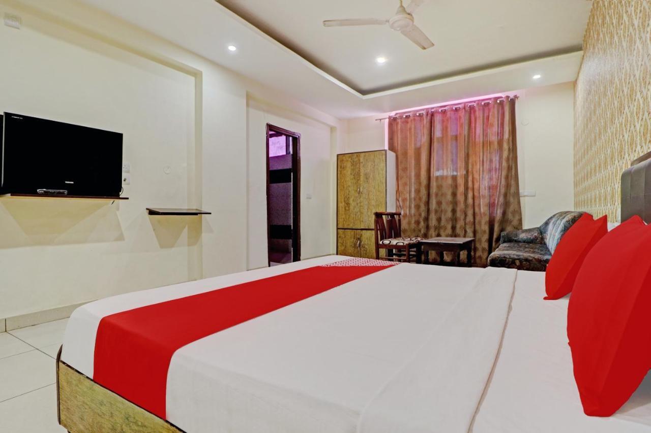 Oyo 74073 Hotel Abhishek Ludhiana Exterior foto