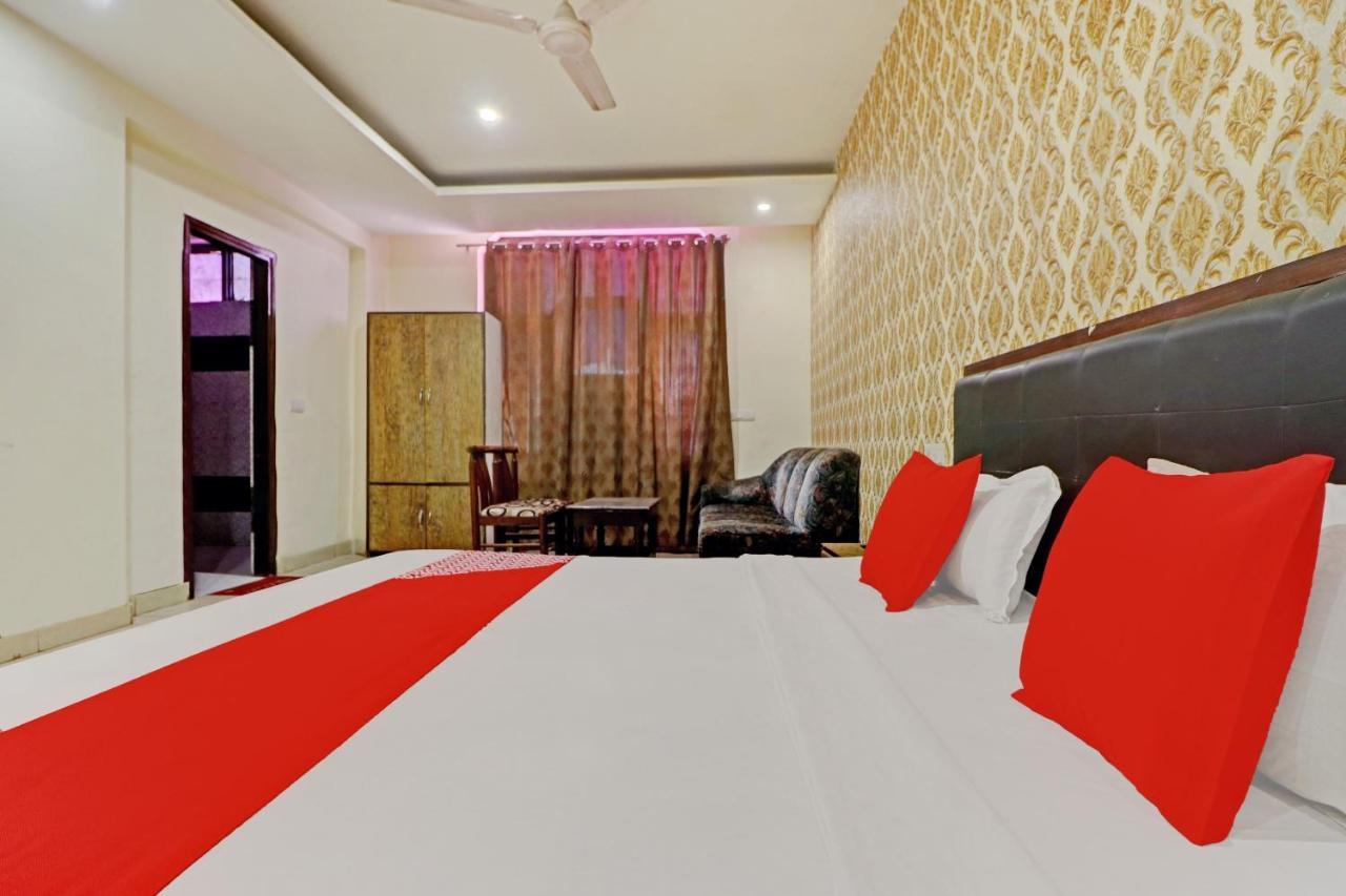 Oyo 74073 Hotel Abhishek Ludhiana Exterior foto