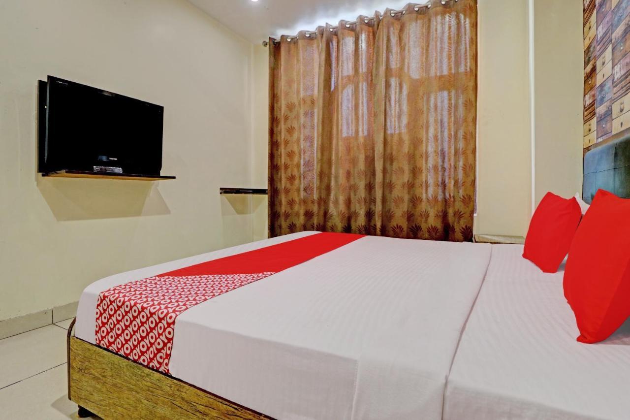 Oyo 74073 Hotel Abhishek Ludhiana Exterior foto