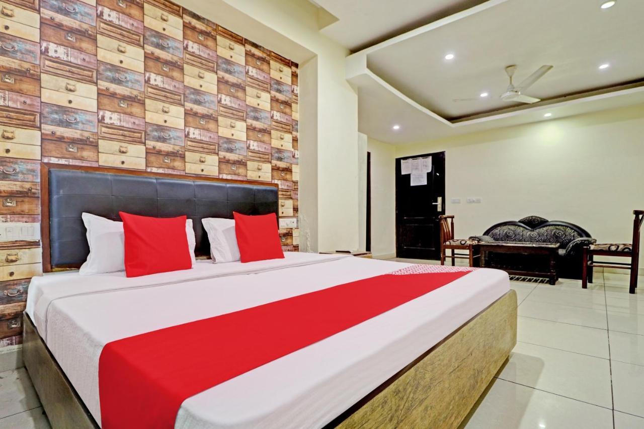 Oyo 74073 Hotel Abhishek Ludhiana Exterior foto